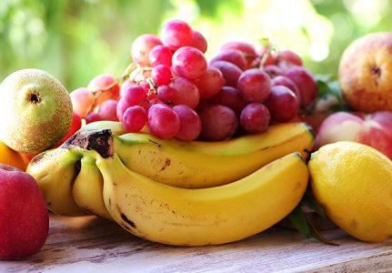 میوه هایی که باعث کاهش علائم اولیه پیری پوست می شوند